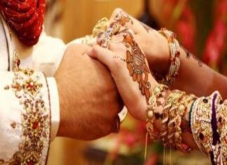 चंदौली: जयमाल के दौरान प्रेमी ने दुल्हन को किया किस, बारात बैरंग वापस, प्रेमी-प्रेमिका की पुलिस ने कराई शादी