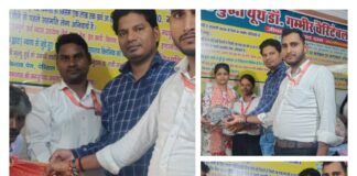 लॉर्ड बुद्धा यूथ डॉक्टर गंभीर चैरिटेबल ट्रस्ट ने पेश की मानवता की मिसाल, शोकग्रस्त परिवार को दी मदद