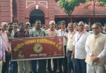 मृत ग्रामीण पत्रकार के परिजनों को 5 लाख की सहायता मिले, आयुष्मान योजना का लाभ भी दिया जाए : संजय अस्थाना